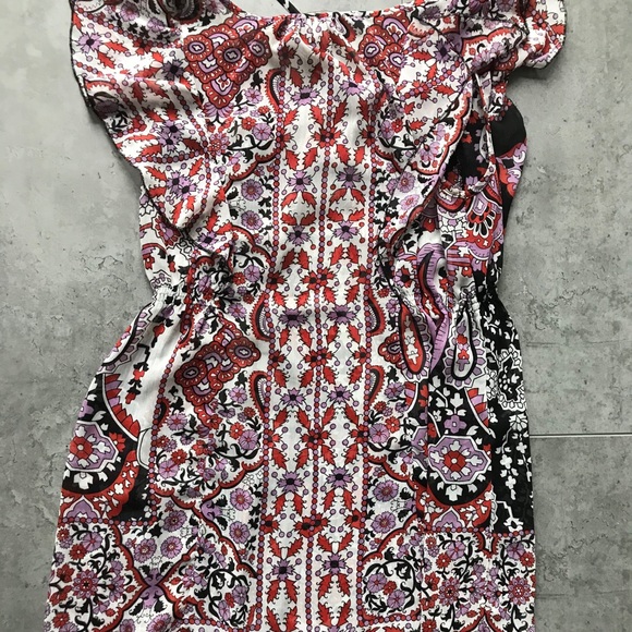 Cute light top - Picture 3 of 3